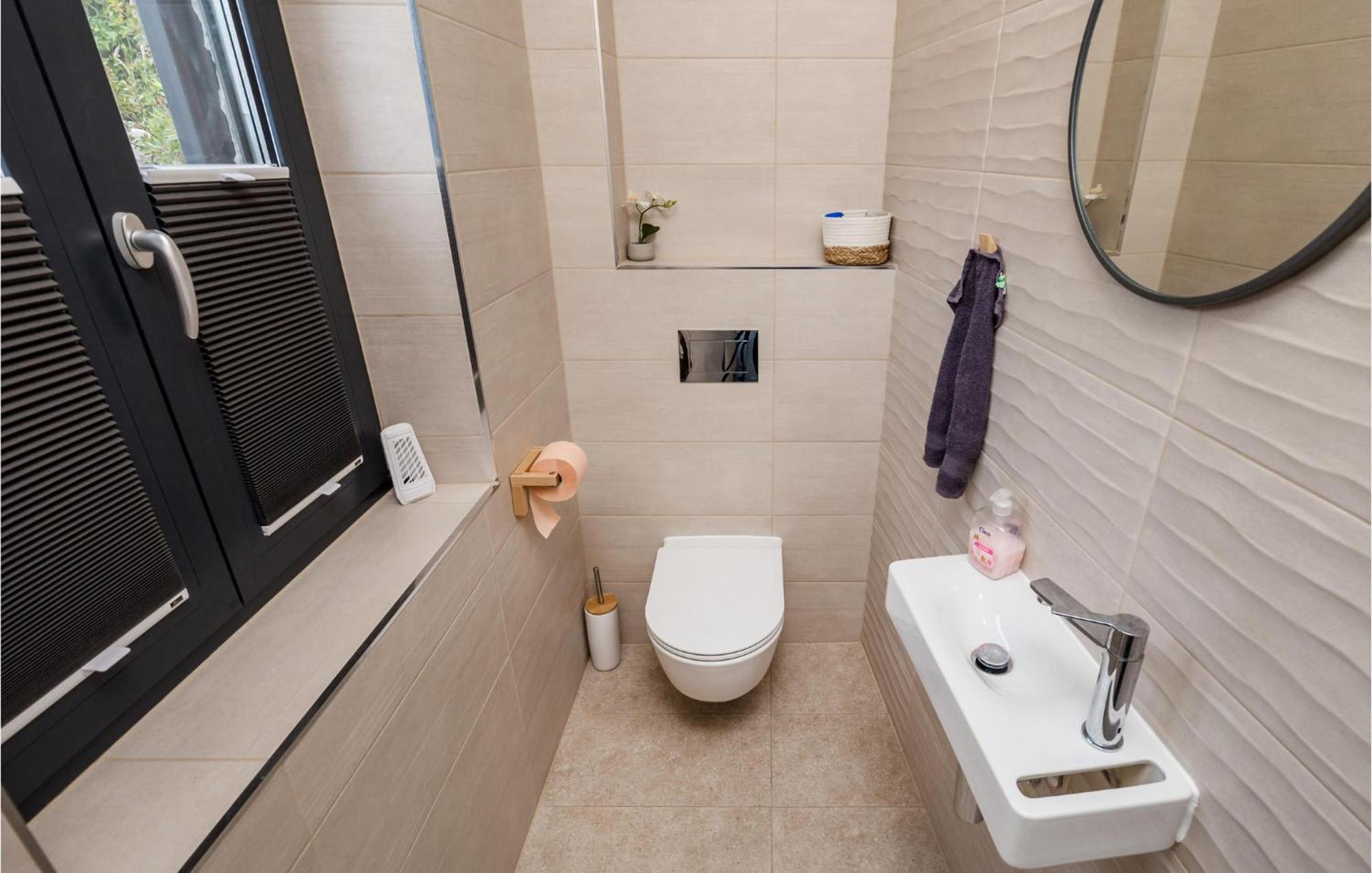 4 Bedroom Gorgeous Home In Lun Лун Екстер'єр фото