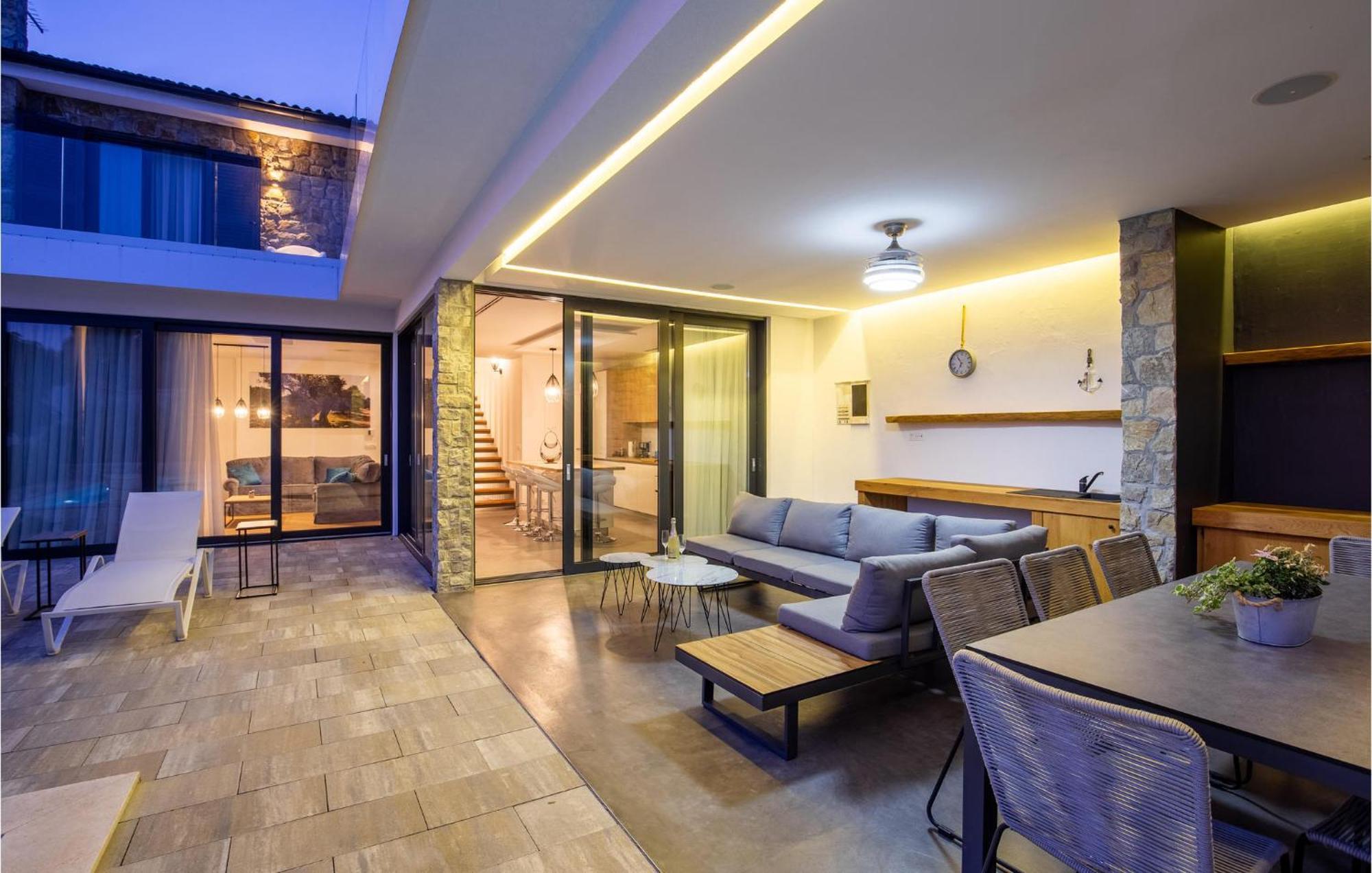 4 Bedroom Gorgeous Home In Lun Лун Екстер'єр фото